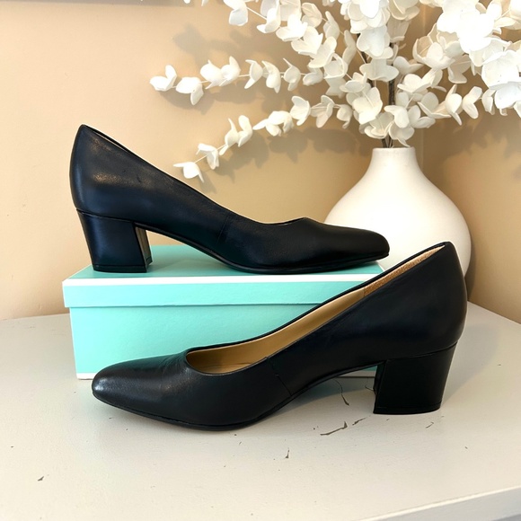 NWT NATURALIZER Carmen Black Leather Block Heel Pump Size 6 - Picture 3 of 15
